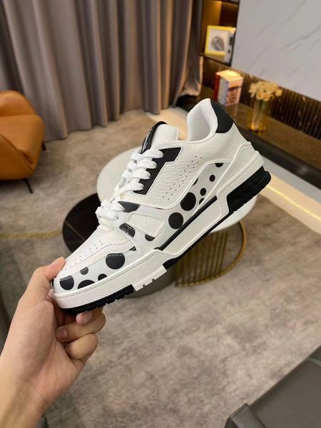 2023 luxury men women shoes trainers fashion comfortable lace-up leather casual flats outdoor zapatos sneakers 35-45, Black
2023 luxury men women shoes trainers fashion comfortable lace-up leather casual flats outdoor zapatos sneakers 35-45, Black