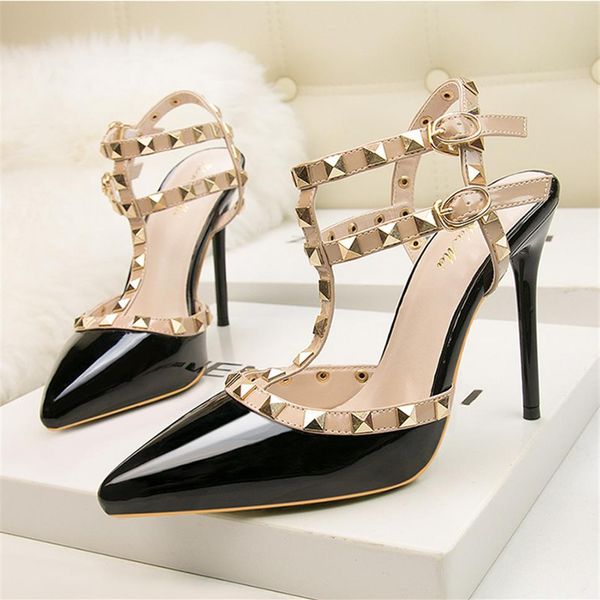 nightclub high-heeled shoes patent leather metal rivets gladiator sandals pointed toe strappy designer banquet dress shoes228k, Black
nightclub high-heeled shoes patent leather metal rivets gladiator sandals pointed toe strappy designer banquet dress shoes228k, Black