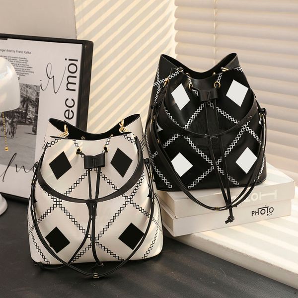 bags totes handbag designer bag women classic imitation luxury brand large capacity logo letter one shoulder bucket bag fashion style party
bags totes handbag designer bag women classic imitation luxury brand large capacity logo letter one shoulder bucket bag fashion style party