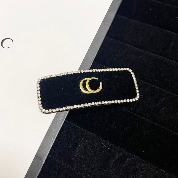 luxury designer hair clip women solid color brand black velvet hairpin fashion womens vintage wide edge square hair hoop head accessories gi
luxury designer hair clip women solid color brand black velvet hairpin fashion womens vintage wide edge square hair hoop head accessories gi