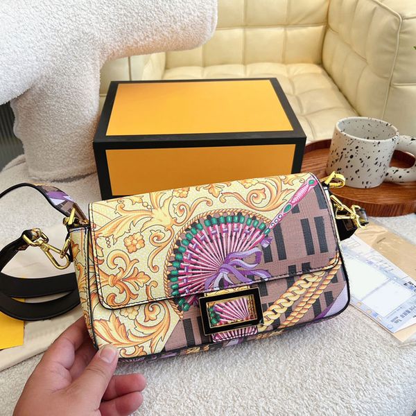 graffiti baguette bag flap shoulder bags lady handbag graphic printing hardware clasp classic letter print removable leather shoulder strap
graffiti baguette bag flap shoulder bags lady handbag graphic printing hardware clasp classic letter print removable leather shoulder strap