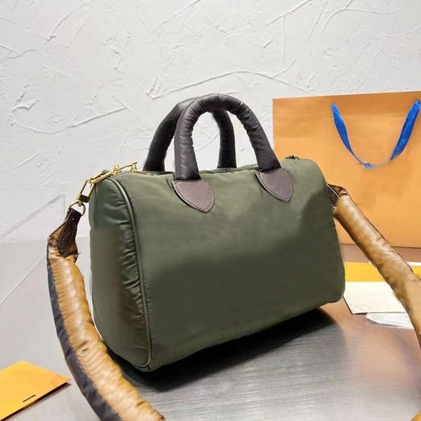new cotton pillow bag winter crossbody bags women handbags purse old flower letters removable shoulder strap zipper closure sewing thread le
new cotton pillow bag winter crossbody bags women handbags purse old flower letters removable shoulder strap zipper closure sewing thread le