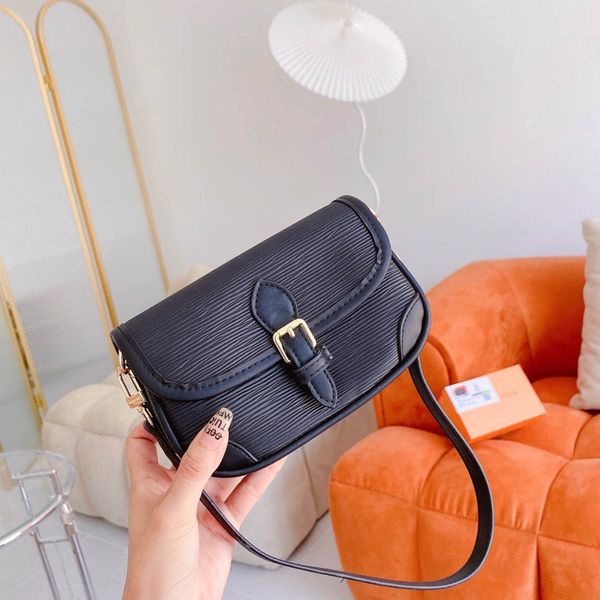 bags totes handbag designer bag women classic imitation luxury brand letter black stripe shoulder bag fashion simple style chain party dinne
bags totes handbag designer bag women classic imitation luxury brand letter black stripe shoulder bag fashion simple style chain party dinne