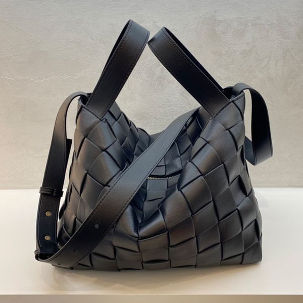 woven shoulder bag handbags large capacity tote bags fashion genuine leather zipper closure metal hardware zip clutch coin wallets adjustabl
woven shoulder bag handbags large capacity tote bags fashion genuine leather zipper closure metal hardware zip clutch coin wallets adjustabl