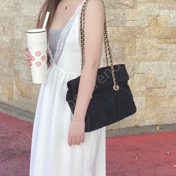 casual luxury designer bag womens handbags diamond lattice canvas fashion bags work side double metal chains crossbody luxurious bags versat
casual luxury designer bag womens handbags diamond lattice canvas fashion bags work side double metal chains crossbody luxurious bags versat