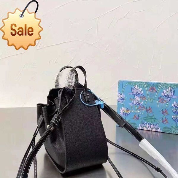 women's luxury designer handbags shoulder bag crossbody bag tote new fashion texture cowhide multifunctional backpack gift box packagin
women's luxury designer handbags shoulder bag crossbody bag tote new fashion texture cowhide multifunctional backpack gift box packagin
