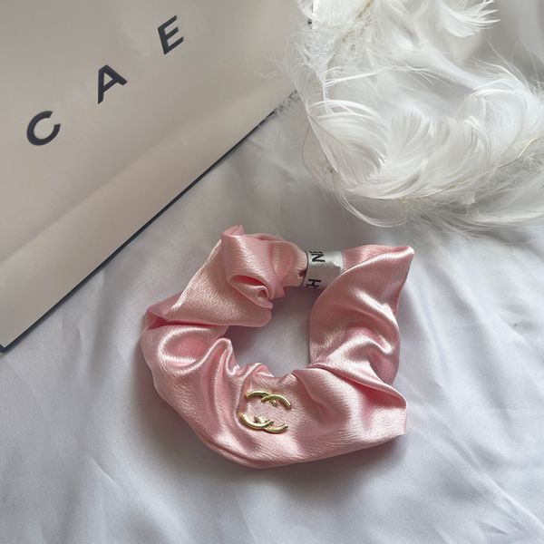 luxury designer headbands women solid color black white pink brand new pattern french satin hairband elegant womens wide edge hair hoop spor
luxury designer headbands women solid color black white pink brand new pattern french satin hairband elegant womens wide edge hair hoop spor