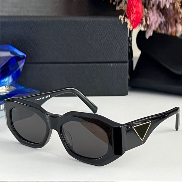 catwalk style angular rims sunglasses two-tone temples square thick plate frame lens with crystal decoration avant-garde design outdoor spr6, White;black
catwalk style angular rims sunglasses two-tone temples square thick plate frame lens with crystal decoration avant-garde design outdoor spr6, White;black