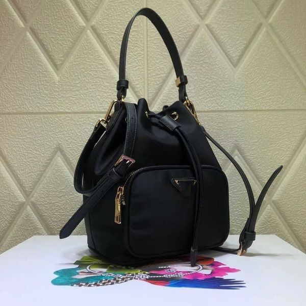 women's luxury designer backpack handbags shoulder bags crossbody bag tote 2023 new fashion texture multifunctional portable backpacks
women's luxury designer backpack handbags shoulder bags crossbody bag tote 2023 new fashion texture multifunctional portable backpacks