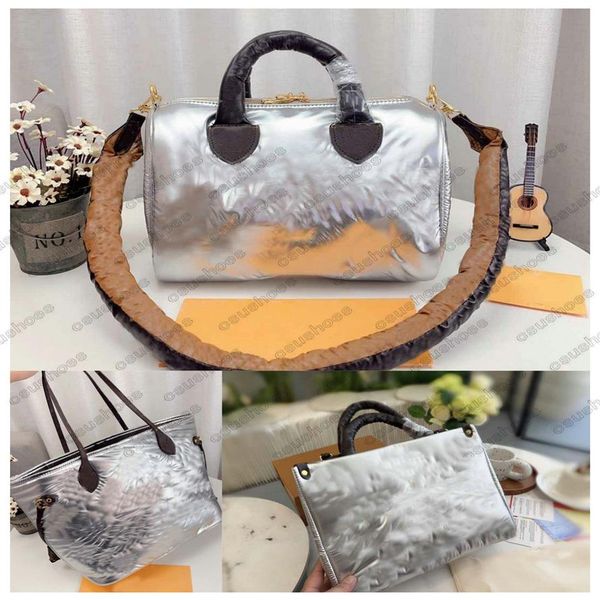 onthego mm silver econyl bag 22ss winter bag totes women luxurys designers ladies pillow crossbody handbag flower on the go should220j
onthego mm silver econyl bag 22ss winter bag totes women luxurys designers ladies pillow crossbody handbag flower on the go should220j