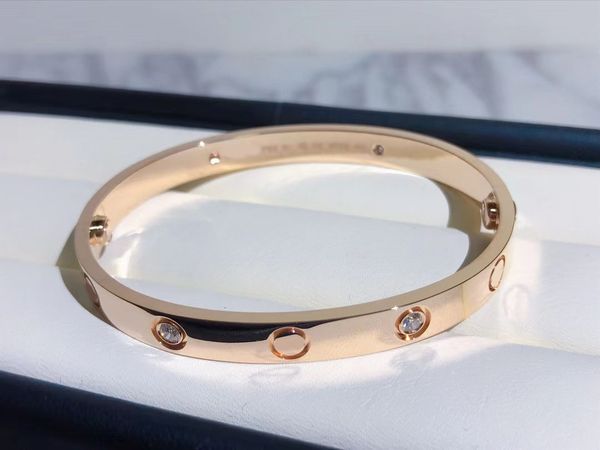 ca family cuff bracelets 4 rhinestone couple pulseras rose gold white gold gold pulsera optional fashion luxury bracelet designer forwoman w
ca family cuff bracelets 4 rhinestone couple pulseras rose gold white gold gold pulsera optional fashion luxury bracelet designer forwoman w