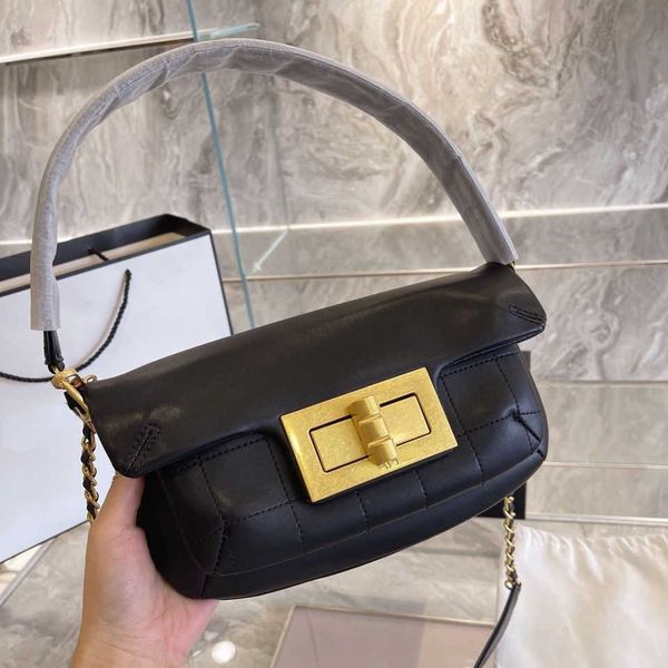 luxury brand designer handbag shoulder bags crossbody 2023 new fashion women's generous lock armpit wide shoulders strap portable envel
luxury brand designer handbag shoulder bags crossbody 2023 new fashion women's generous lock armpit wide shoulders strap portable envel