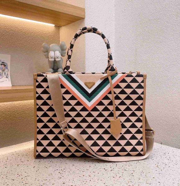 totes 22tote symbole jacquard fabric handbag designer handbags women tote bags luxury 3 sizes l-m-s 4 colors in the model lady's should
totes 22tote symbole jacquard fabric handbag designer handbags women tote bags luxury 3 sizes l-m-s 4 colors in the model lady's should