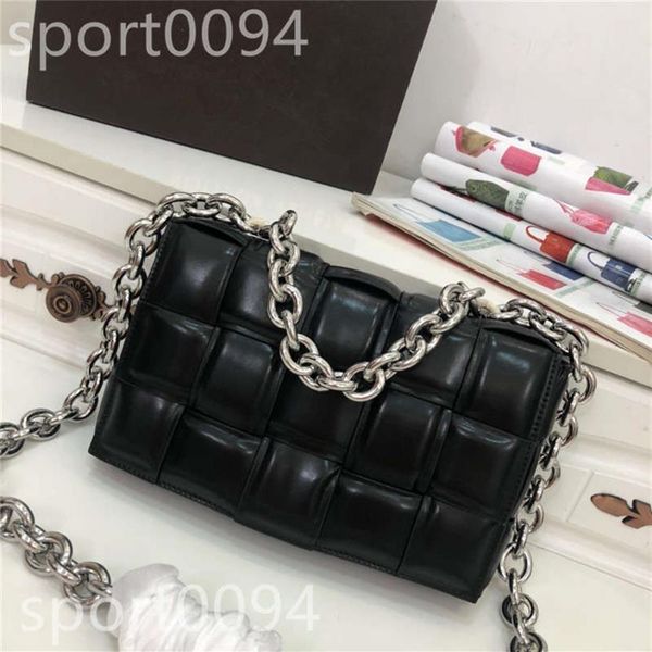 2020 designer new camera bag small square bag leather cross body wide shoulder strap woman handbag double zipper195u
2020 designer new camera bag small square bag leather cross body wide shoulder strap woman handbag double zipper195u