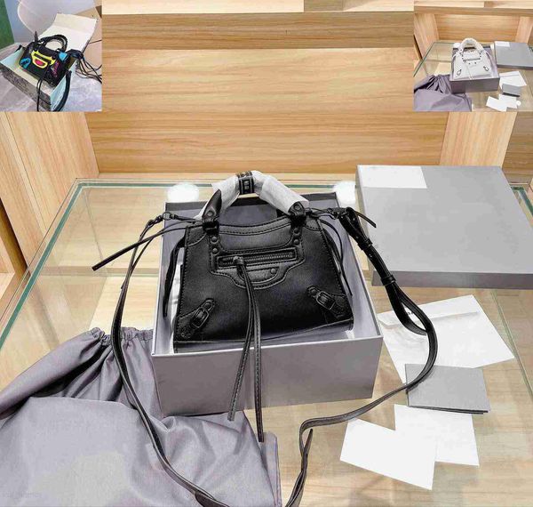 22ss designer motorcycle bags luxury handbag fashion classic letter women's shoulder bag cross body multiple stylish with box good
22ss designer motorcycle bags luxury handbag fashion classic letter women's shoulder bag cross body multiple stylish with box good