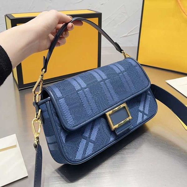 vintage baguette bag armpit handbag women crossbody bag embossed letter genuine leather shoulder strap handle flap wallet
vintage baguette bag armpit handbag women crossbody bag embossed letter genuine leather shoulder strap handle flap wallet