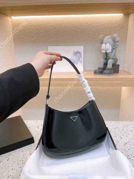 shoulder bags prabag underarm luxurys bag triangle crossbody bags for womens designer bags leather clutch fashion single messengers purse66
shoulder bags prabag underarm luxurys bag triangle crossbody bags for womens designer bags leather clutch fashion single messengers purse66