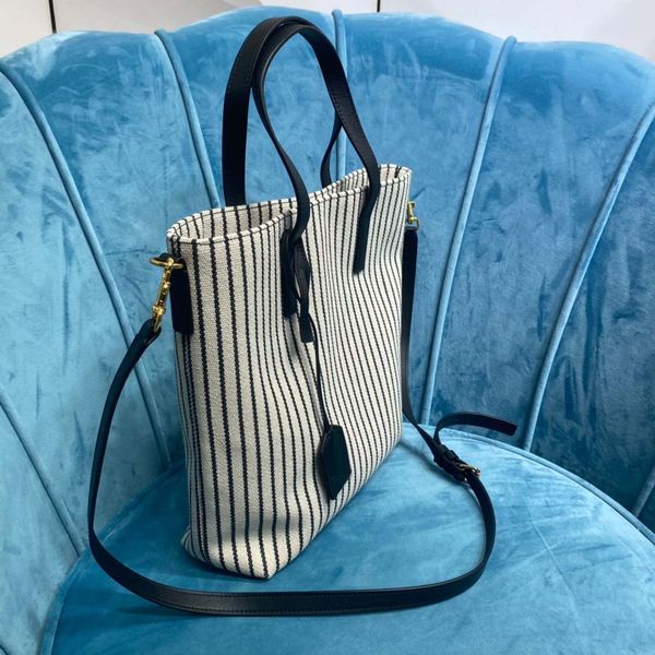 ladies designer bag tote bag fashion casual designe luxury logos leather clutch totes wallets purse purses shoulder large capacity canvas sh
ladies designer bag tote bag fashion casual designe luxury logos leather clutch totes wallets purse purses shoulder large capacity canvas sh