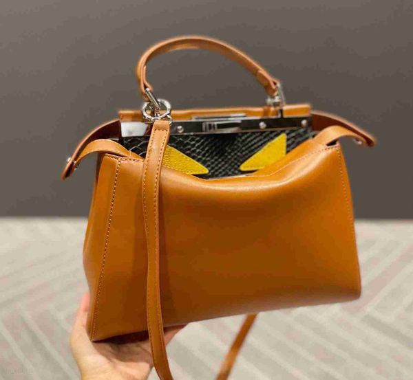 handbag 5a womens crossbody designer bag classic eye pattern luxury totes shoulder bags lady temperament handbags wallet good
handbag 5a womens crossbody designer bag classic eye pattern luxury totes shoulder bags lady temperament handbags wallet good
