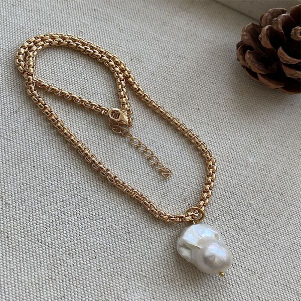 2023 new european and n pendant necklaces minimalistic niche ins hand-made natural balok shaped pearl sweater chain design, Silver
2023 new european and n pendant necklaces minimalistic niche ins hand-made natural balok shaped pearl sweater chain design, Silver