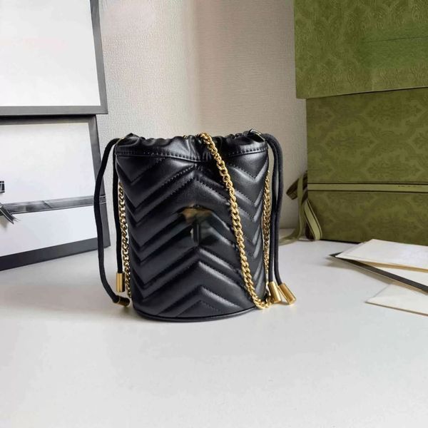 shoulder bucket bags women handbag female black leather fashion texture design feels, Black;red
shoulder bucket bags women handbag female black leather fashion texture design feels, Black;red