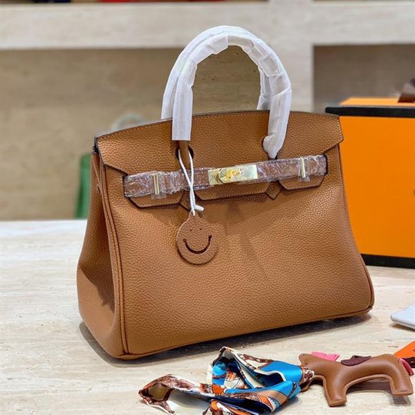 leather handbag classic platinum bag quality genuine leather litchi grain plain lock shoulder purse women bags hasp with silk scar282w
leather handbag classic platinum bag quality genuine leather litchi grain plain lock shoulder purse women bags hasp with silk scar282w