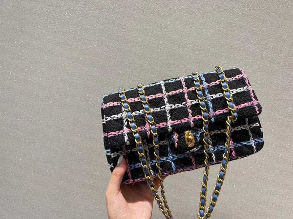 luxury women woolen knit handmade shoulder bag chain large capacity fashion personality crossbody bag designer clasp clamshell
luxury women woolen knit handmade shoulder bag chain large capacity fashion personality crossbody bag designer clasp clamshell