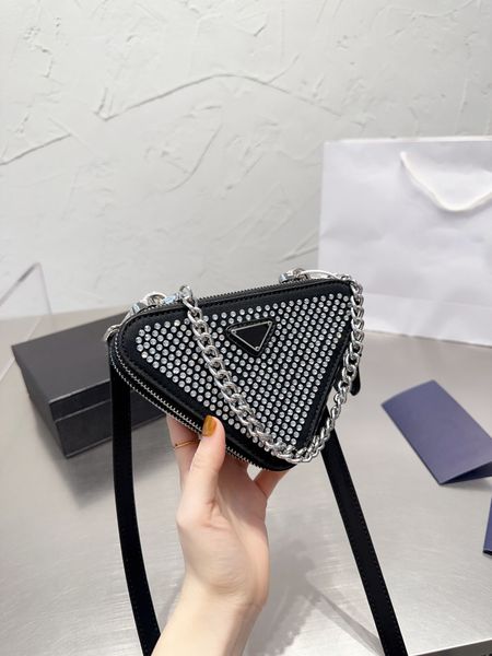 wholesale 5a luxury shoulder designer bags diamond women triangle bag fashion crossbody small handbag lady hobo famous brand the tote bags l
wholesale 5a luxury shoulder designer bags diamond women triangle bag fashion crossbody small handbag lady hobo famous brand the tote bags l