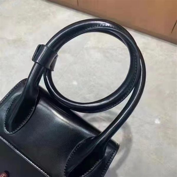 2022 new fashion bag designer luxury le chiquito handbag for jacquess uemuuu women casual shopping bags tote hnadbags pu leather b261s
2022 new fashion bag designer luxury le chiquito handbag for jacquess uemuuu women casual shopping bags tote hnadbags pu leather b261s