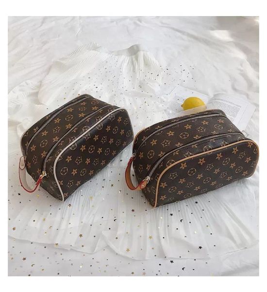 luxury clutch bags new fashion casual purse handbag travelling toilet bag designer women wash bag large capacity cosmetic packs wallet stora
luxury clutch bags new fashion casual purse handbag travelling toilet bag designer women wash bag large capacity cosmetic packs wallet stora