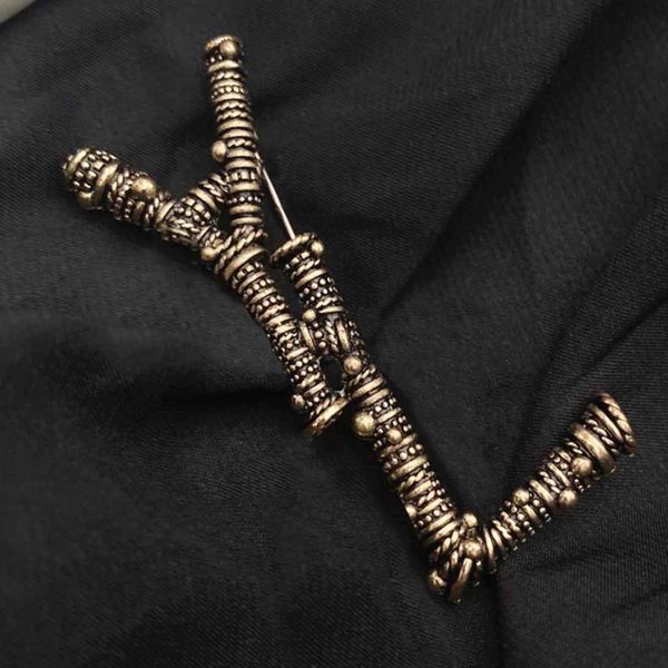 luxury quality designer jewelry mens womens pin brooch gold letters classic brand brooch suit party dress ornaments wholesale gift, Gray
luxury quality designer jewelry mens womens pin brooch gold letters classic brand brooch suit party dress ornaments wholesale gift, Gray