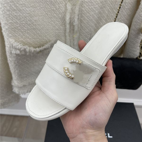 fashion slippers 2023 channel summer men flat women slope heel leather letter casual sandals 04-06, Black
fashion slippers 2023 channel summer men flat women slope heel leather letter casual sandals 04-06, Black