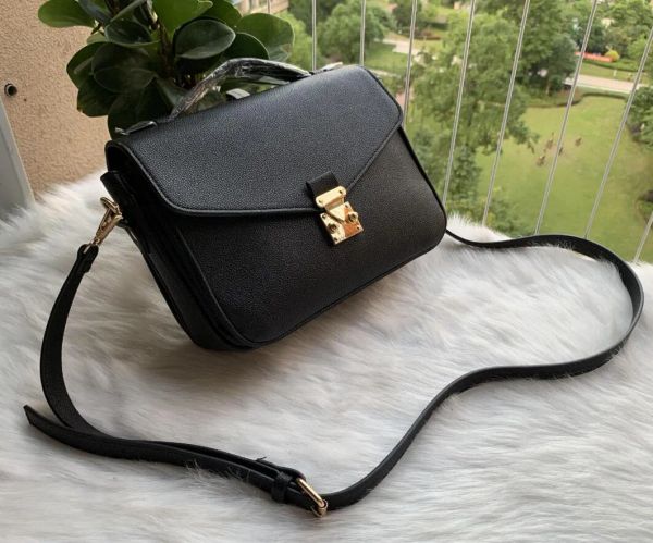 luxurys designers bags classic handbags women shoulder messenger bag designer handbags purse crossbody tote wallet m41465
luxurys designers bags classic handbags women shoulder messenger bag designer handbags purse crossbody tote wallet m41465