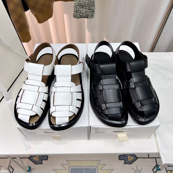 2023 summer new roman sandals ladies casual shoes the row designer classic fashion leather buckle hollow weave flat heel thick bottom formal
2023 summer new roman sandals ladies casual shoes the row designer classic fashion leather buckle hollow weave flat heel thick bottom formal