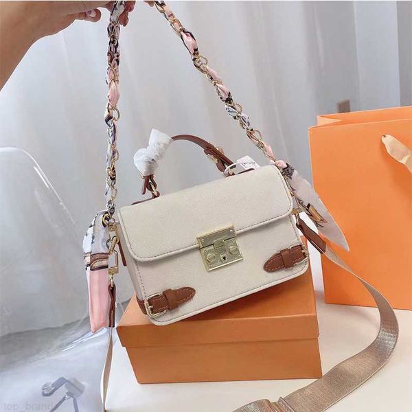 shoulder bag luxury designer mailman bag classic fashion casual fashion vintage style messenger wallet top
shoulder bag luxury designer mailman bag classic fashion casual fashion vintage style messenger wallet top