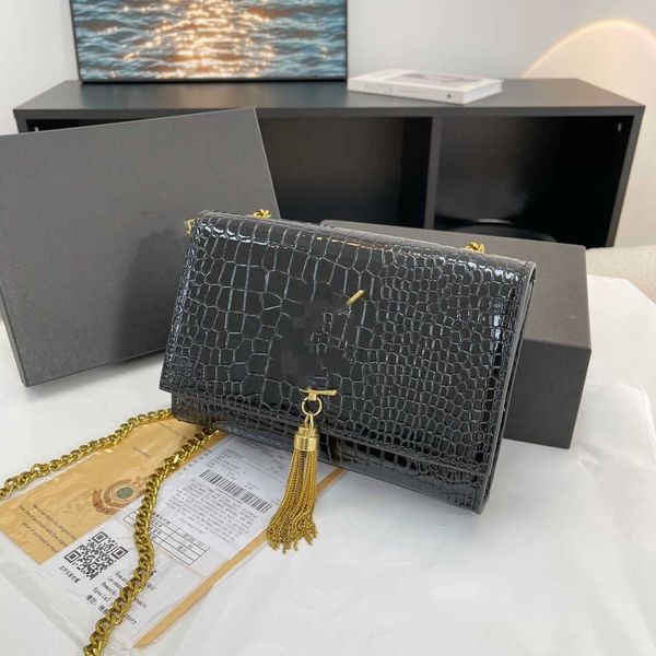 women's luxury designer bags shoulder bag tote new fashion small square messenger chain bags for women genuine leather handbag with bra
women's luxury designer bags shoulder bag tote new fashion small square messenger chain bags for women genuine leather handbag with bra