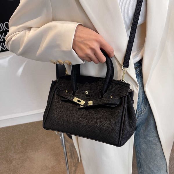 original designer evening luxury h home bags fashion handbags berkins texture hand female lychee pattern 2023 new fashion messenger commuter
original designer evening luxury h home bags fashion handbags berkins texture hand female lychee pattern 2023 new fashion messenger commuter