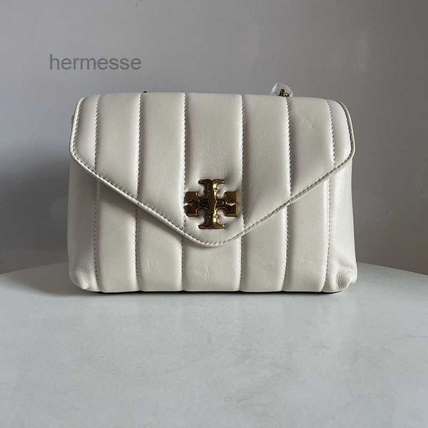 luxury evening bags tb2021 autumn and winter new shoulder bag quilted double t chain sheepskin locomotive handbag women's one shoulder
luxury evening bags tb2021 autumn and winter new shoulder bag quilted double t chain sheepskin locomotive handbag women's one shoulder