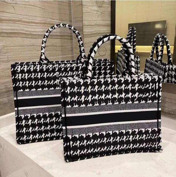 luxury designer bags fashion tote shoulder bag classic letter women handbag diamonds letters plain leather designerbag holiday gift 1 size 1
luxury designer bags fashion tote shoulder bag classic letter women handbag diamonds letters plain leather designerbag holiday gift 1 size 1