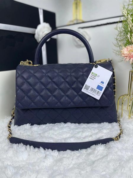 ladys bag fashionable casual simple class beautiful handbag 
ladys bag fashionable casual simple class beautiful handbag