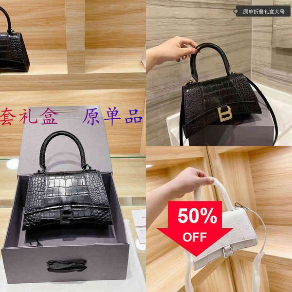 balencige luxury bags for women female new leather crocodile hourglass bag single shoulder bag handbag and versatile ymh6
balencige luxury bags for women female new leather crocodile hourglass bag single shoulder bag handbag and versatile ymh6
