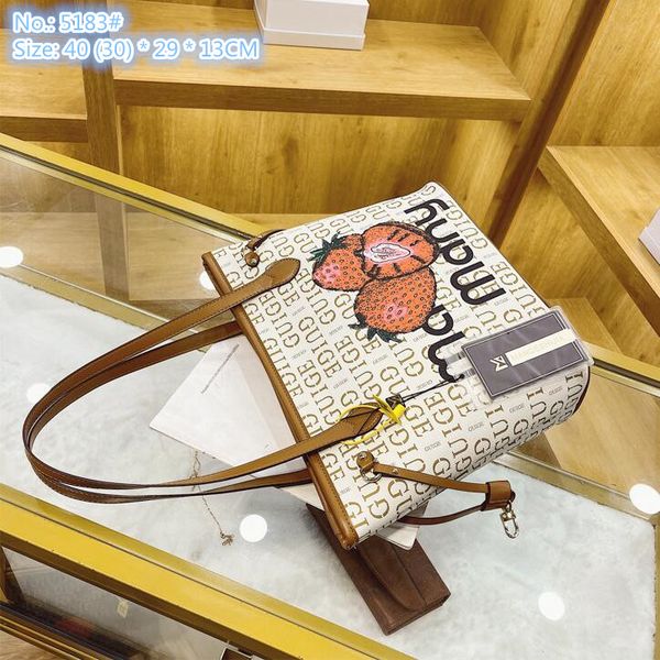 wholesale factory ladies shoulder bags 2 colors sweet little fresh printed tote bag simple joker letters leather fashion handbag elegant cut, Black;red
wholesale factory ladies shoulder bags 2 colors sweet little fresh printed tote bag simple joker letters leather fashion handbag elegant cut, Black;red