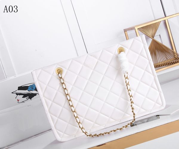 handbag women's boutique luxury designer's armpit bag made of pure sheepskin classic gold double chain high-capacity shopping bag
handbag women's boutique luxury designer's armpit bag made of pure sheepskin classic gold double chain high-capacity shopping bag