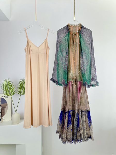 runway dresses 2022 australian luxury designer designs autumn and winter new ruffle silk printed gold silk dress, Black
runway dresses 2022 australian luxury designer designs autumn and winter new ruffle silk printed gold silk dress, Black