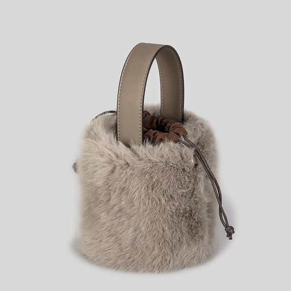 fashion pluffy plush bucket bags designer women hanbags luxury faux fur shoulder crossbody bag casual warm winter purses 2022
fashion pluffy plush bucket bags designer women hanbags luxury faux fur shoulder crossbody bag casual warm winter purses 2022