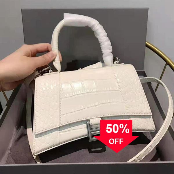 2022 luxury designer handbags balencige alligator b-shaped hourglass bag summer handbag one shoulder messenger bag q80e
2022 luxury designer handbags balencige alligator b-shaped hourglass bag summer handbag one shoulder messenger bag q80e