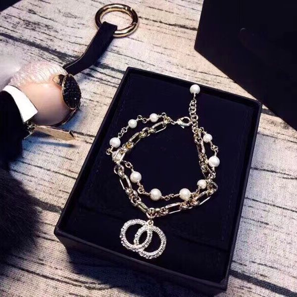 new chain luxury brand designer classic pearl pendant bracelet wedding party valentine's day gift excellent quality with stamps, Black
new chain luxury brand designer classic pearl pendant bracelet wedding party valentine's day gift excellent quality with stamps, Black