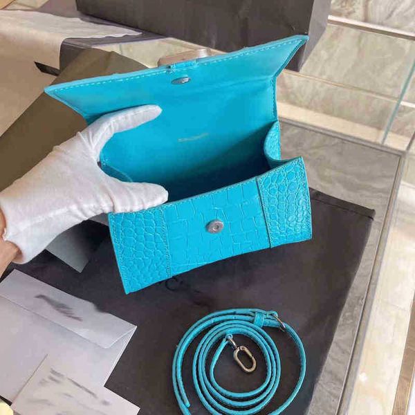 designer luxury womens bag balencigas handbag b-shaped paris single shoulder messenger fashion square gift shoulder oblique span versatile h
designer luxury womens bag balencigas handbag b-shaped paris single shoulder messenger fashion square gift shoulder oblique span versatile h