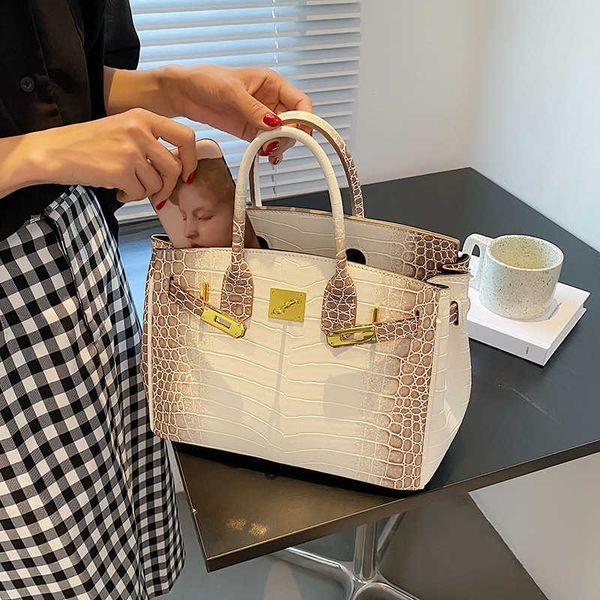 original designer women totes bag shoulder h home s pure hand high capacity summer 2023 new fashion versatile messenger
original designer women totes bag shoulder h home s pure hand high capacity summer 2023 new fashion versatile messenger
