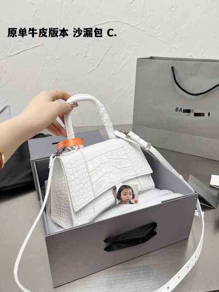 designer luxury womens bag balencigas handbag b-shaped paris single shoulder messenger fashion square gift shoulder oblique span versatile h
designer luxury womens bag balencigas handbag b-shaped paris single shoulder messenger fashion square gift shoulder oblique span versatile h